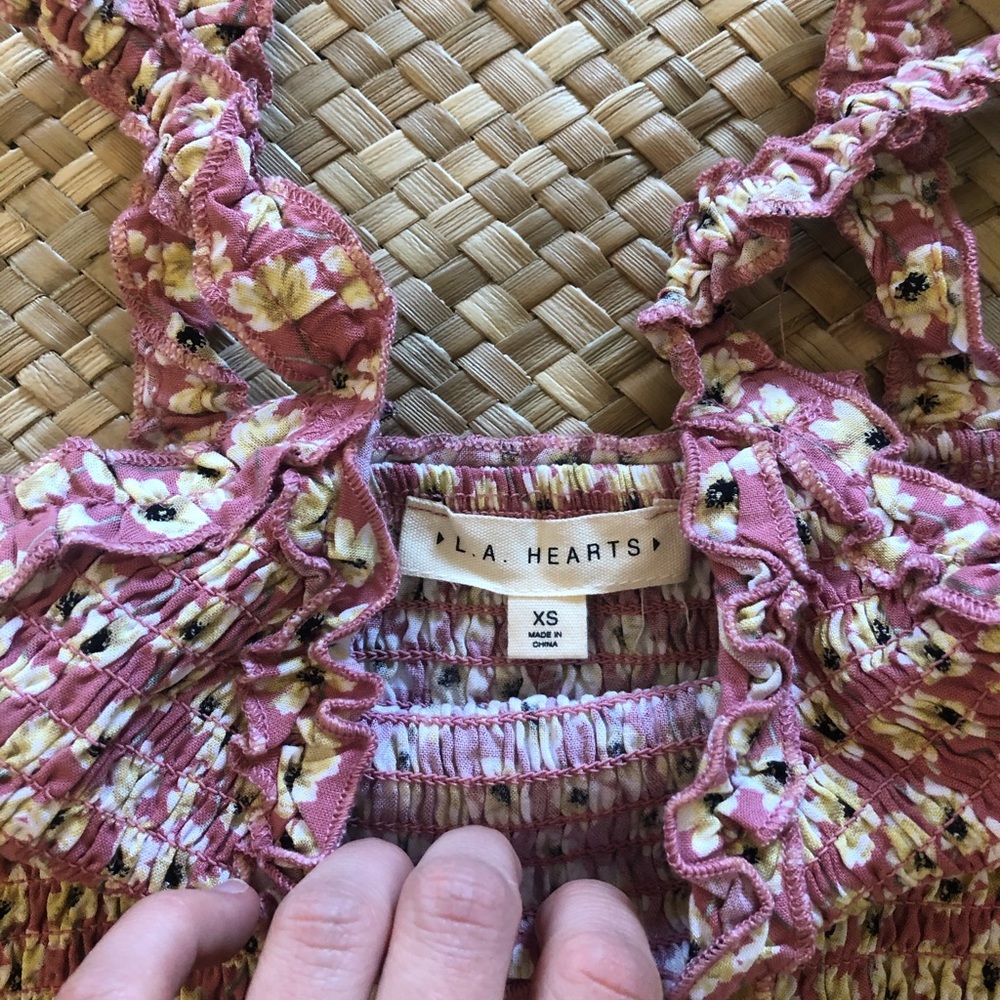 Floral Ruffle Crop Top - Picture 2 of 2